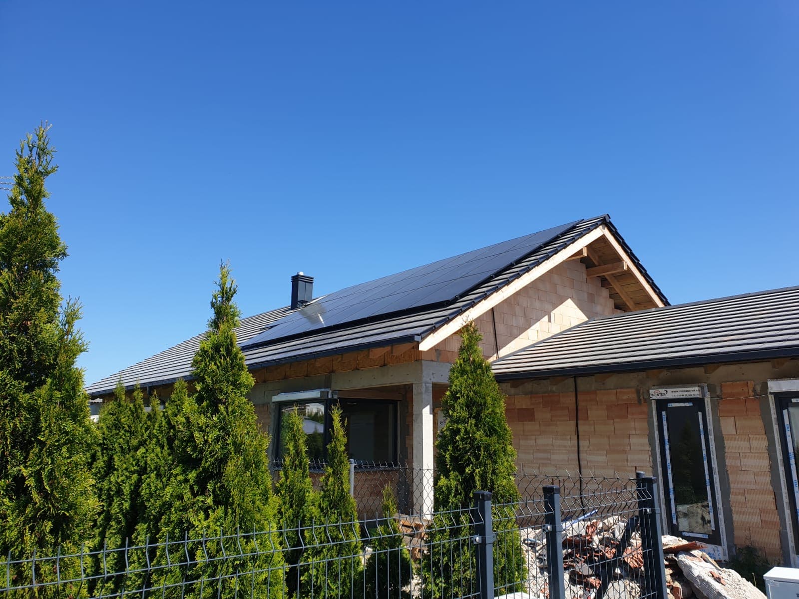 Duszniki - moc instalacji 9.89 kWp