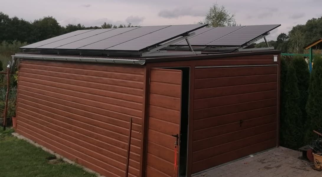 Instalacja fotowoltaiczna na budynku gospodarczym