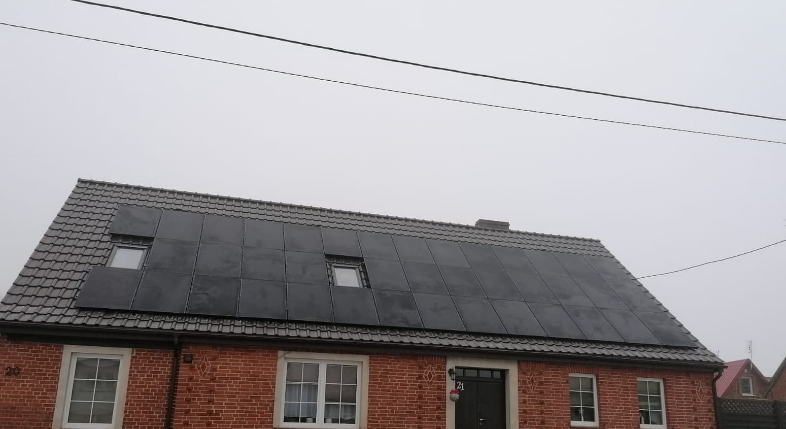 Instalacja fotowoltaiczna na budynku mieszkalnym